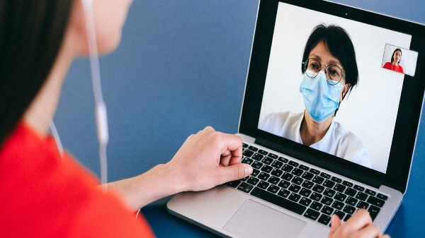 Telesalud: cómo aprovechar la tecnología para mejorar la atención remota de los pacientes