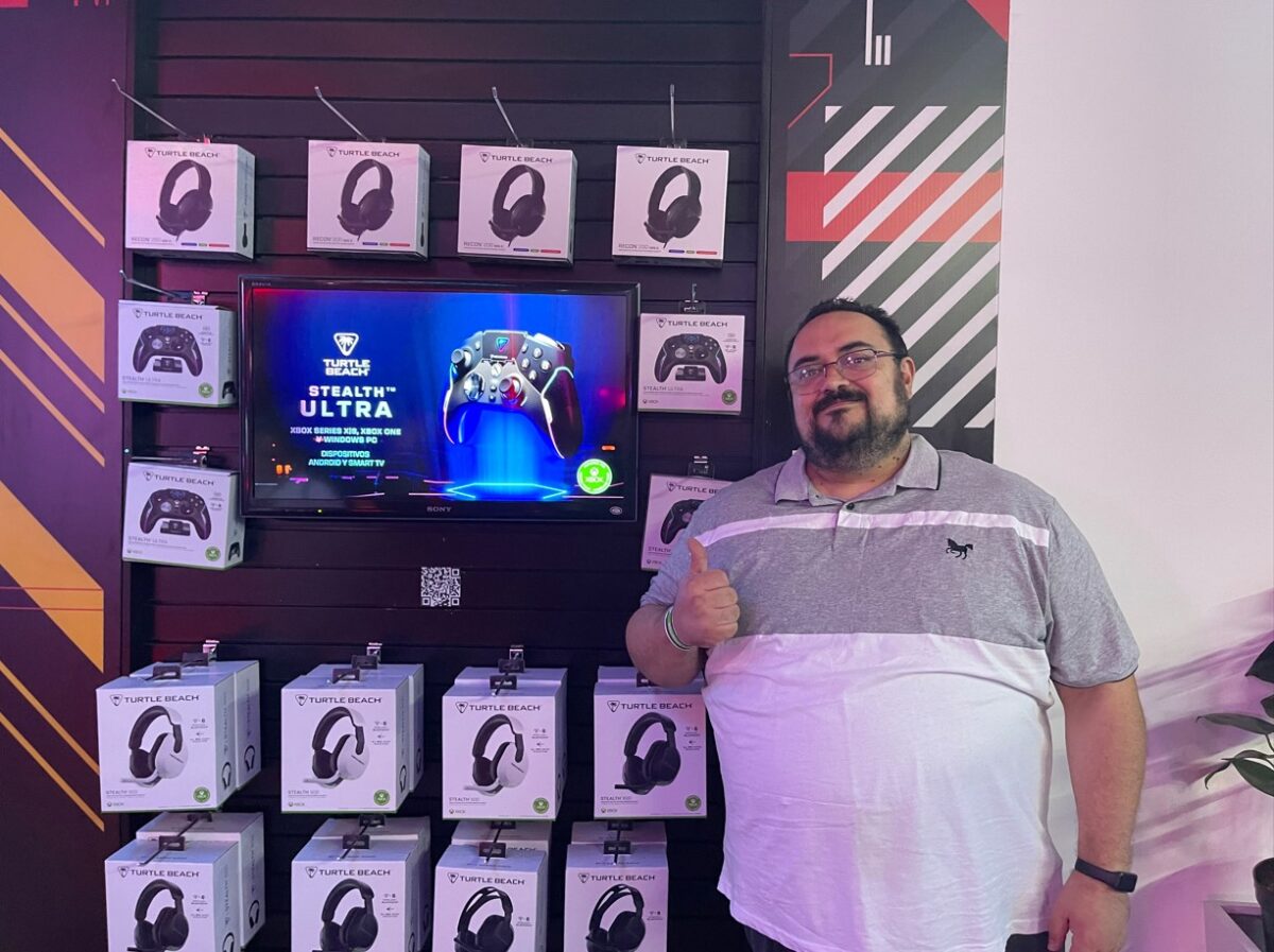 Rolando Vera - Turtle Beach