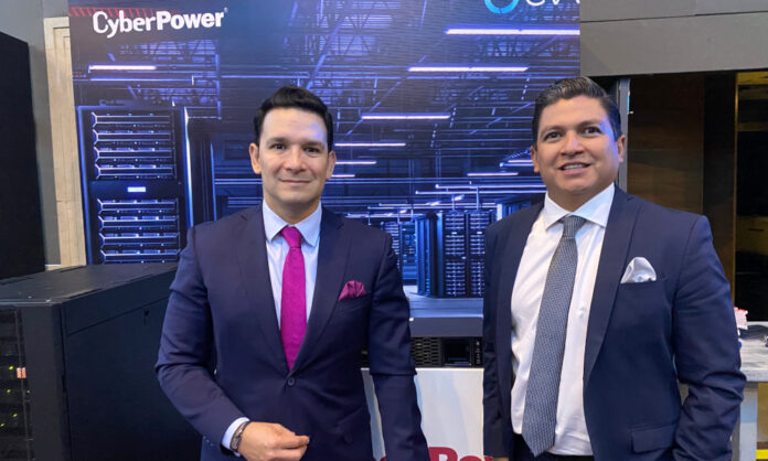 Alejandro Sánchez y Francisco Álvarez, de CyberPower México Alejandro Sánchez y Francisco Álvarez, de CyberPower México