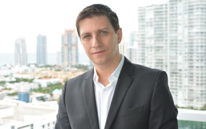 Douglas Wallace, Gerente de Ventas Distrital, América Latina y el Caribe en Pure Storage. Douglas Wallace, Gerente de Ventas Distrital, América Latina y el Caribe en Pure Storage.