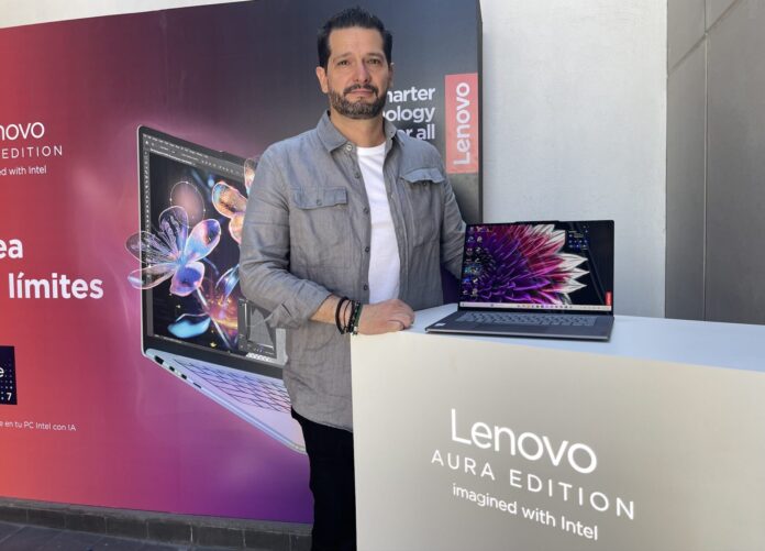 Raúl Corona, director Comercial para Consumo en Lenovo México.