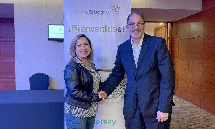 Diana Rios, Gerente Comercial de Seguridad TI en CompuSoluciones y Jaime Berditchevsky, Director General de Kaspersky México