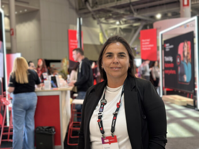 Daniela De Felice - Licencias OnLine Daniela De Felice, Brand Manager de Licencias OnLine, en el Red Hat Summit 2025