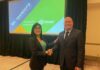 Tasmicro y SOCRadar se unen para reforzar la seguridad de las organizaciones en México Claudia Del Rosario, Americas Strategic Channel Alliances Manager LATAM en SOCRadar, y Sergio Hernández, Director General de Tasmicro.