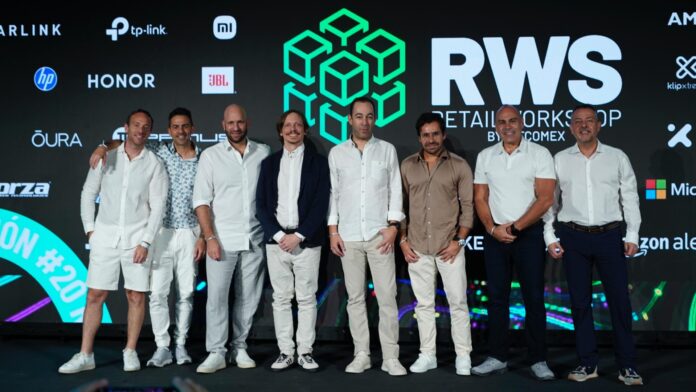 Ariel Engelsztajn, VP Product Strategy & GM Costa Rica; Naftali Mizrachi, VP Exclusive Brands; Mike Krigsfeld, VP Business Development; Juan Bernárdez, speaker argentino invitado -experto en investigación de mercados no tradicional-; Danny Schachtel, COO; Nicolás Boffi, VP Retail & Accesories; Franklin Moron, VP Mobile; Bruno Durán, Regional Marketing Director.