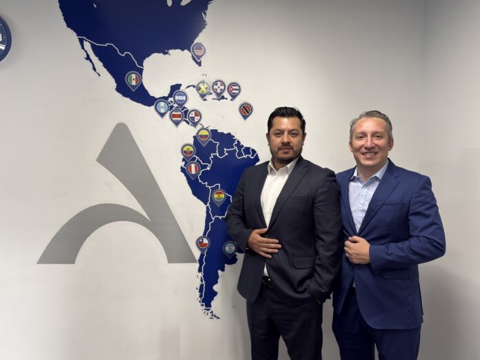 Isaac Guerrero y José Manuel Valdés, de Adistec México