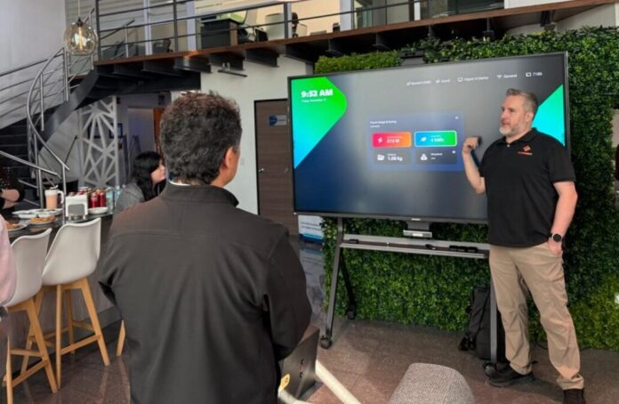 i3CONNECT presentó sus nuevas pantallas ASPEN4 en México.