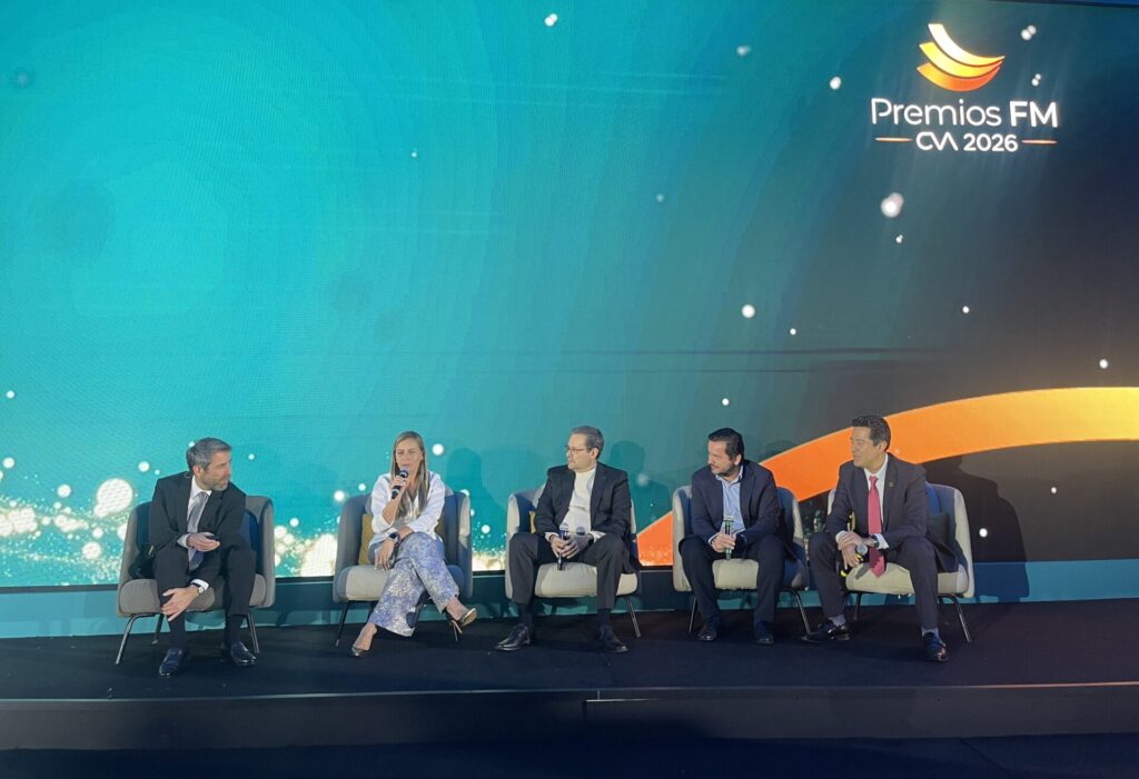 Panel de fabricantes en Premios FM de Grupo CVA.