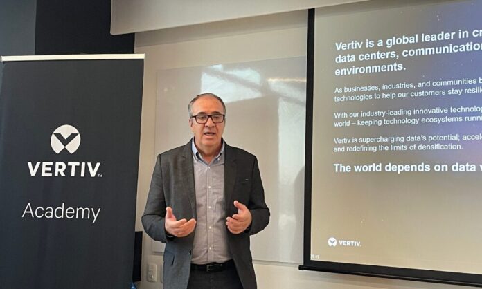 Francisco Sales, Director de Servicios de Vertiv LATAM.