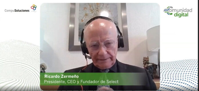 Ricardo Zermeño, CEO de Select, durante una presentación sobre la IA empresarial en México, destacando que el 81% de las organizaciones aún no percibe beneficios financieros directos a pesar de experimentar con la tecnología.
