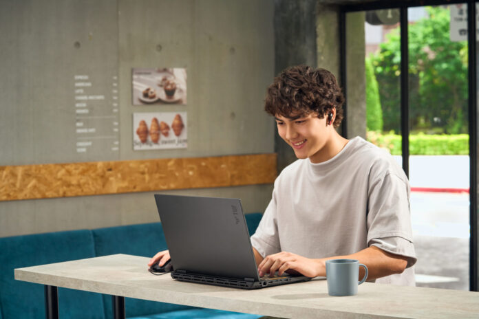 ASUS anunció beneficios con Intel en Amazon.