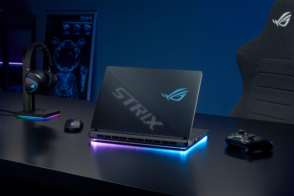  ROG Strix Scar 18.