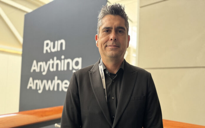 Julio Castrejón, Country Manager de Nutanix México, presente en NEXT 2026, considera que la amplia mayoría de los CIOs ven multicloud como algo permanente.