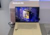 ASUS y Qualcomm revolucionan la AI PC con Snapdragon X2 Elite Pantalla encendida de la laptop ASUS Zenbook A16 que muestra un gráfico digital del chip Snapdragon X2 Elite sobre un fondo azul texturizado.