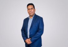 Servidores ASUS para canales ganan terreno con IA y personalización en México Juan Cruz, Account Manager en ASUS México, posando profesionalmente para presentar la nueva estrategia de servidores ASUS para canales basada en arquitectura abierta e inteligencia artificial.