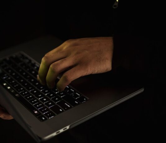 Kaspersky advierte cómo evitar malware que roba contraseñas desde temporales Infostealers.