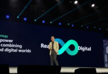Siemens revoluciona la industria con IA y gemelos digitales Tony Hemmelgarn, Presidente y CEO de Siemens Digital Industries Software.