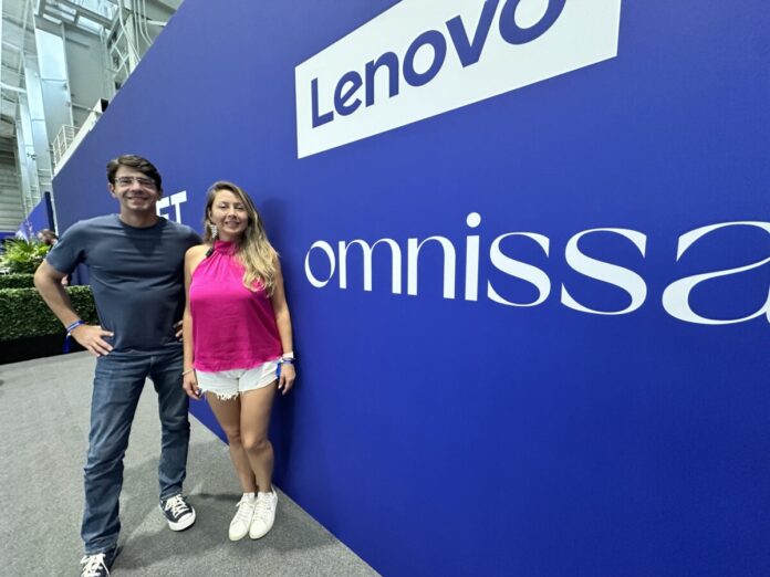 Thiago Mello Valcesia, Senior Staff Solutions Architect - Latin America; y Claudia Reyes, Senior Channel & Commercial Manager LATAM, en Omnissa.