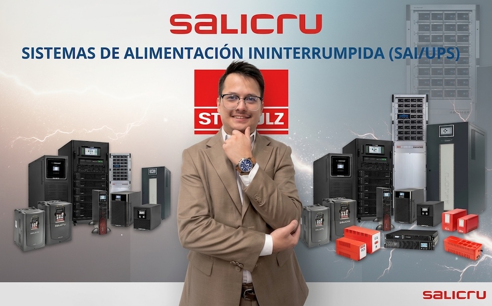 Ernesto Caballero promueve la sinergia comercial de sistemas UPS de Salicru y Stulz en México Fotografía publicitaria de Ernesto Caballero, Sales Executive UPS para Salicru y Stulz México, posando con la mano en la barbilla en traje claro frente a una composición de gabinetes de respaldo de energía e infraestructuras críticas bajo el título