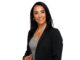 Google nombra a Marcela Jiménez como Directora de Google Workspace para América Latina Fotografía de retrato corporativo en plano medio de Marcela Jiménez, Directora de Google Workspace para América Latina, vistiendo un saco negro sobre una blusa gris y sonriendo sobre un fondo blanco aislado.