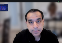 El despertar de los datos: Dell Technologies marca la ruta hacia una inteligencia artificial confiable Captura en primer plano de Varun Chhabra, Vicepresidente Senior de Marketing de Producto en el Grupo de Soluciones de Infraestructura de Dell Technologies, durante una presentación virtual con la diapositiva en miniatura sobre la demanda de IA.